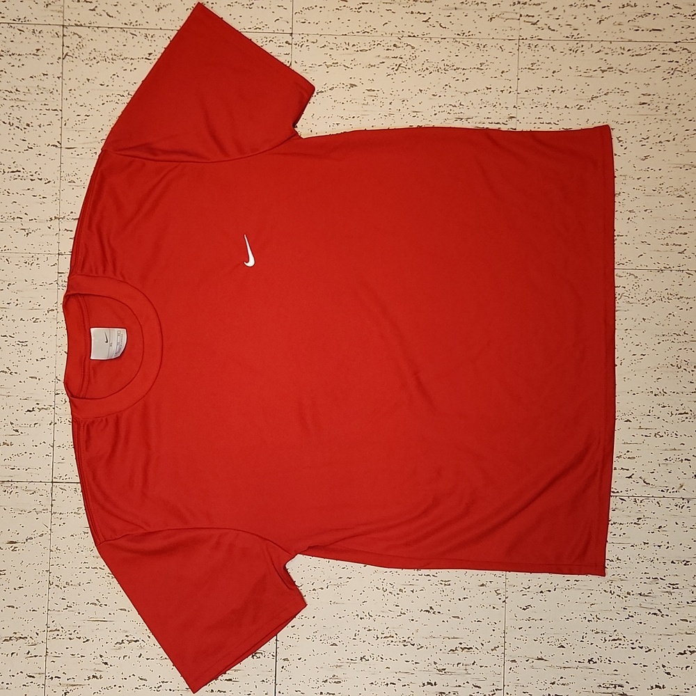 Nike Swoosh Red Embroidered Logo Activewear Jersey T Shirt Vintage Y2K
